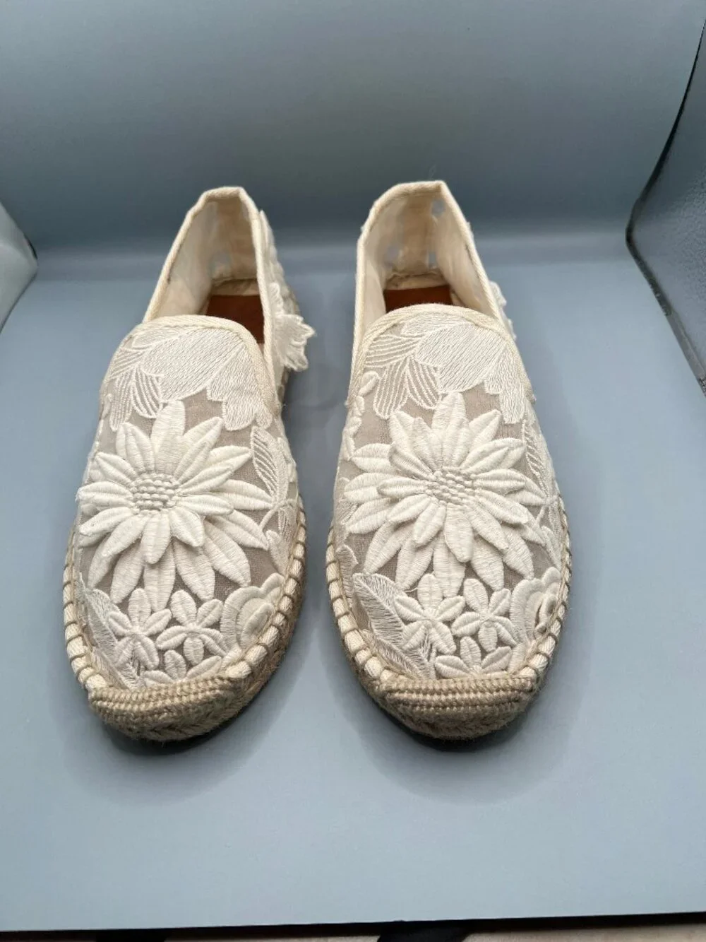 Tory Burch Creamy White Floral Embroidered Slip-On Espadrille Flats Round Toe 10